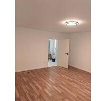 Frisch renovierte 2-Zimmer-Wohnung mit Balkon & Aufzug - Wuppertal Gemarkung Langerfeld