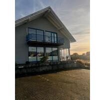 Schöne 2-Zimmer-Wohnung mit Einbauküche, Terrasse & Stellplatz - Bad Marienberg (Westerwald)