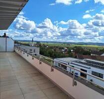 Traumblick übers Isartal: 3-Zi-Penthouse,EBK,Dachterrasse,Keller - Moosthenning