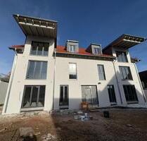 Erstbezug, 3-Zimmer-Wohnung, Dachgeschoss mit Balkon in Wolnzach