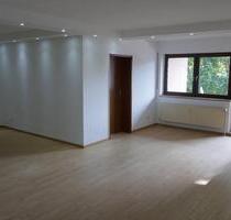 Von Privat Großzügig geschnitt. 2-Zi-Wohnung in ruhiger Wohnlage - Hemhofen