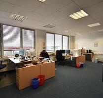 Ab dem 01.01.2026! Gepflegte Gewerbeeinheit mit 8 TG-Stlpl. in Lierenfeld - Düsseldorf Stadtbezirk 8