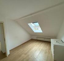 2 Zimmer Dachgeschosswohnung ab sofort zu vermieten - Worms