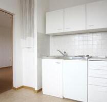 1-Raumwohnung mit Singleküche und Balkon zu vermieten *Ideal für Azubis und Studenten* - Köthen (Anhalt)
