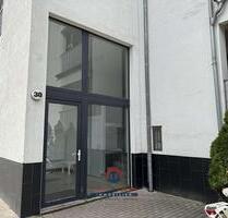 BARRIEREFREIE ZENTRUMSNAHE - ZWEIZIMMERWOHNUNG - MIT LOGGIA, AUFZUG UND KELLERRAUM - Krefeld Benrad