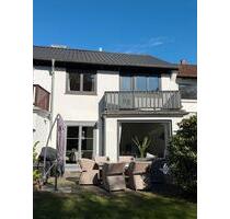 Helles Reihenhaus mit Südwestgarten in Hamburg-Nienstedten