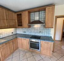 Charmante Wohnung mit Balkon und zwei Stellplätzen im Erdgeschoss - Bollendorf