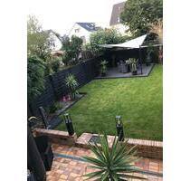 Lichtdurchflutetes teilmöbliertes Haus mit Garten in Krefeld