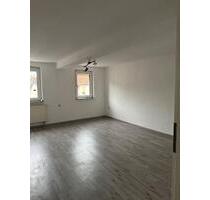 2,5 - Zimmer-Wohnung mit 85 m² im 1. OG - - Weingarten (Pfalz)