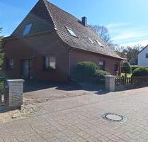 Sanierungsbedürftiges Einfamilienhaus mit Einliegerwohnung - Langwedel