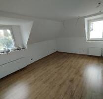Wohnung Dachgeschoss *** hell und komplett alles neu saniert *** - Velbert Pöthen