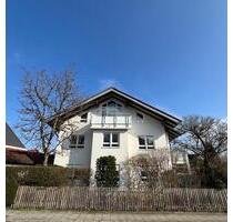 Von Privat: Ruhige 2 Zi. DG Wohnung mit Balkon & Loggia - Unterhaching