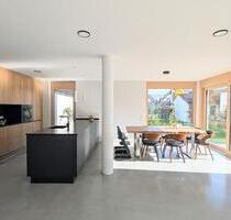 Privat: Wohnen wie im Doppelhaus - Luxuriöse 6,5 Zi. Maisonette - Holzgerlingen