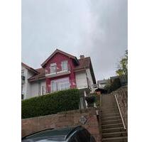 Attraktive Doppelhaushälfte mit Einliegerwohnung, Garten und Gart - Fürth