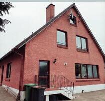 Charmantes 2-Familienhaus - 8 Zimmer in iydillscher Lage 1650qm - Ellingstedt