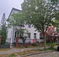 Schöne 3 Zimmer Altbauwohnung mit Balkon in Berlin-Altglienicke