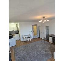 1-Zimmer-Wohnung: frisch renoviert, möbliert, Balkon, Stellplatz - Erlangen Bruck