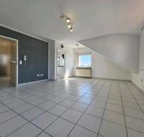 Helle Dachgeschosswohnung mit Balkon & Garage zu vermieten - Waghäusel