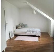 Zimmer an Wochenendheimfahrerin in 2er WG - Würzburg Heuchelhof