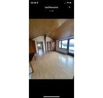 Helle 3-Zimmer-Wohnung mit sonniger Dachterrasse und Stellplatz - Waiblingen Bittenfeld