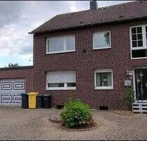 Haus mit viel Platz, großem Garten + großer Garage + Dachstudio - Baesweiler