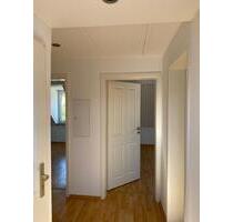 Schöne, renovierte 2-Zimmer-Dachgeschosswohnung - Nürnberg Holzheim