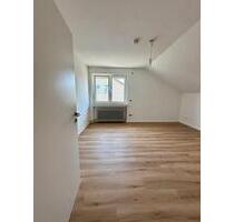 Helle moderne Dachgeschosswohnung Erstbezug nach Sanierung - Bielefeld Mitte