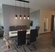 Moderne, hochwertige 3-Zi.-Wohnung mit Balkon in Niederaichbach