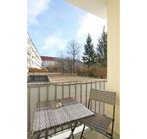 Sanierte, neu möblierte 2-Zimmer Wohnung mit Balkon in Sendling-Westpark - München