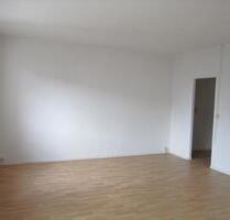 3-Raum-Wohnung mit Balkon - 410,00 EUR Kaltmiete, in Crimmitschau (PLZ: 08451)