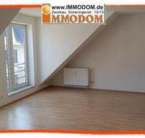 2-Zimmer-Dachwohnung im Herzen Zwickaus, schön groß und mit Personenaufzug erreichbar, zu vermieten!