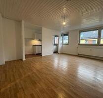 Erstbezug nach Renovierung - Helle 1-Zimmer-Wohnung mit Küche - Nürnberg Hasenbuck