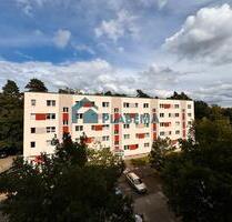 3- Zimmer- Wohnung mit Balkon, Stellplatz bei Bedarf, EBK möglich, wird komplett renoviert - Schwerin Gartenstadt