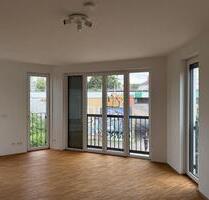 Lichtdurchflutete 3 Zimmerwohnung mit Einbauküche und Parkett - Leipzig Nord