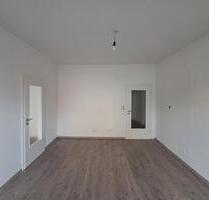 Anfragen NUR per E-Mail. Komfortable 2-Zimmer EG-Wohnung mit abgetrennten Home-Office Raum im Wohnzimmer und modernem Badezimmer. - Bremerhaven Mitte