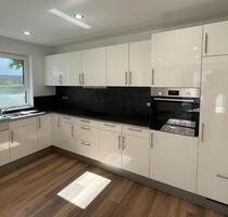 Moderne 3 Zimmerwohnung mit großem Balkon - Ellhofen
