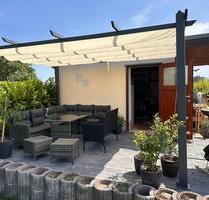 Schöner Garten in Thräna mit Terrasse & Klettergerüst. - Borna