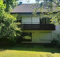 Provisionsfrei! 3-Zi.-Wohnung mit Balkon & Garage in Ditzingen