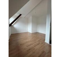 Schöne 3 Zimmer DG Wohnung in saniertem MFH in GPJebenhausen - Eislingen (Fils)