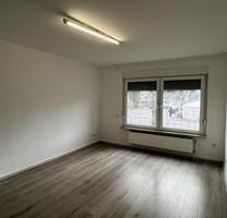 ~ 2 Kaltmieten geschenktn bis 31.12.2025 anmieten! + EG-Wohnung in ruhiger mit Laminat und geweißt ~ - Duisburg Duisburg-Mitte