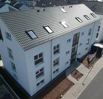 ERSTBEZUG – helle 3-Zimmer Dachwohnung m. Loggia in Veitshöchheim