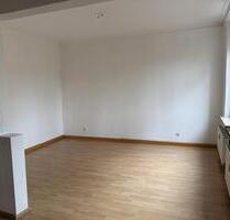 82qm Wohnung mit 2x Schlafräumen, Küche, Bad, Wohnzimmer und Büro - Essen Stadtbezirk VI