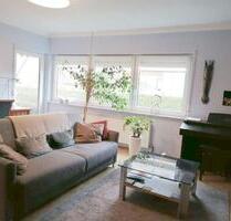 Schöne, helle und große 2 Zi-Whg mit EBK, AA und großem Balkon in Regensburg