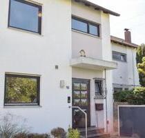 Gepflegtes Rheihenhaus mit Garten und Garage in Offenburg