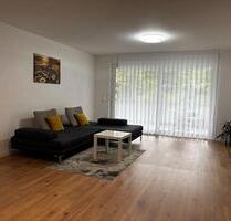 Schöne, neuwertige 3-Raum-Erdgeschosswohnung mit Balkon und EBK - Denkendorf