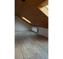 Gemütliche 2-Zimmer-Dachgeschosswohnung in Singen Nord - Singen (Hohentwiel)