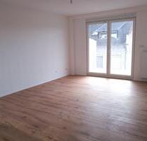 3 Zimmer Wohnung 90m² Balkon - 1.050,00 EUR Kaltmiete, ca.  90,00 m² in Frankfurt am Main (PLZ: 60386) Fechenheim