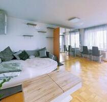 Wohnen mit Weitblick: 2,5-Zimmer-Wohnung mit Balkon, Aufzug & Garage in ruhiger Lage – ab 01.10.25 - Heilbronn Frankenbach
