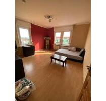 Helle Wohnungen im Dreifamilienhaus der Jahrhundertwende - Frankfurt am Main Bergen-Enkheim