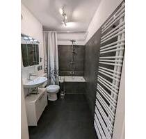 Exklusive 2,5-Zimmerwohnung mit herrlichem Blick ins Grüne - Neuhofen